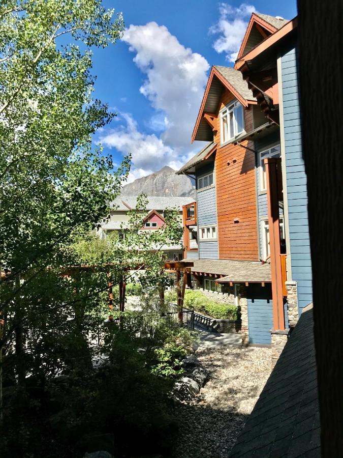 Luxurious & Spacious Mountain Retreat Canmore Kültér fotó